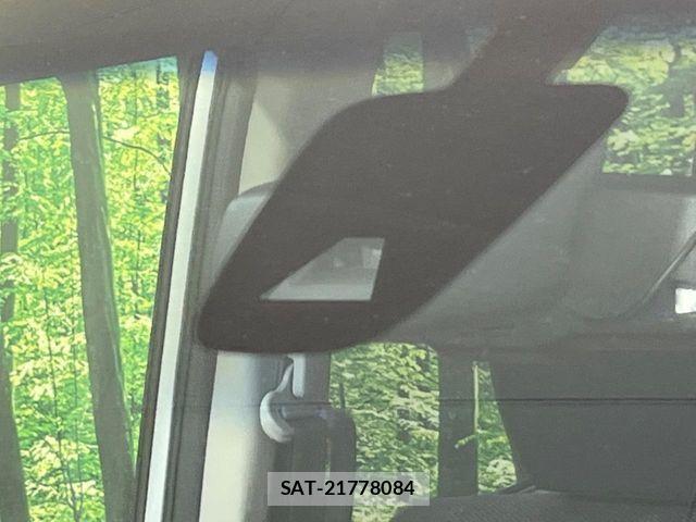 Nissan SERENA 2015-10 7060670-5