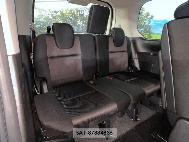 Nissan SERENA 2017-11 7060643-9