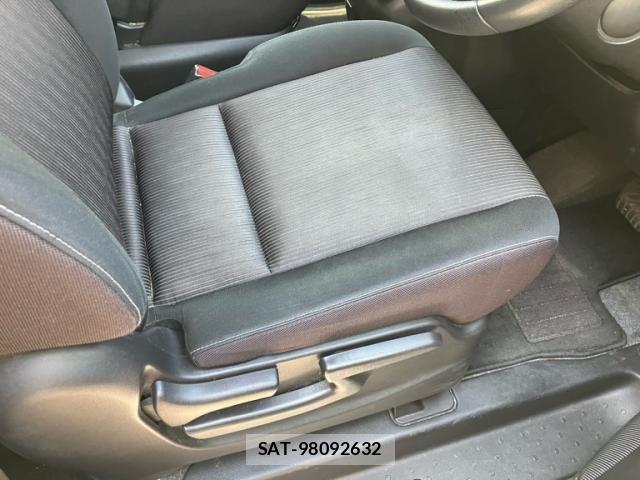 Nissan SERENA 2016-10 7060669-11