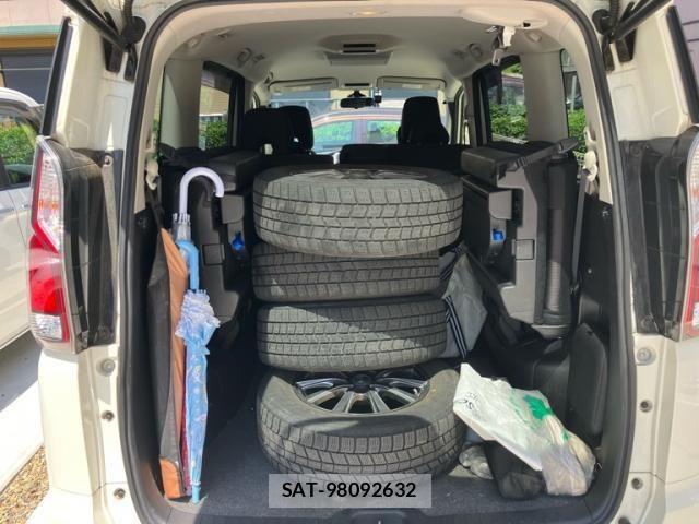 Nissan SERENA 2016-10 7060669-13