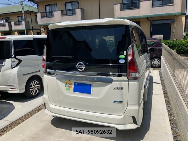 Nissan SERENA 2016-10 7060669-1