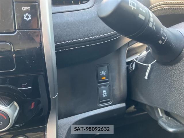 Nissan SERENA 2016-10 7060669-21