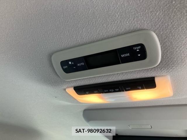 Nissan SERENA 2016-10 7060669-24