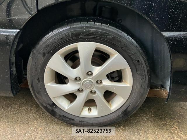 Nissan SERENA 2013-08 7218012-11