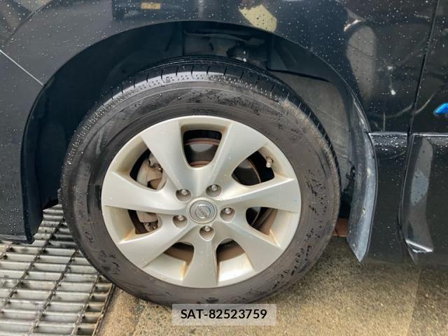 Nissan SERENA 2013-08 7218012-12