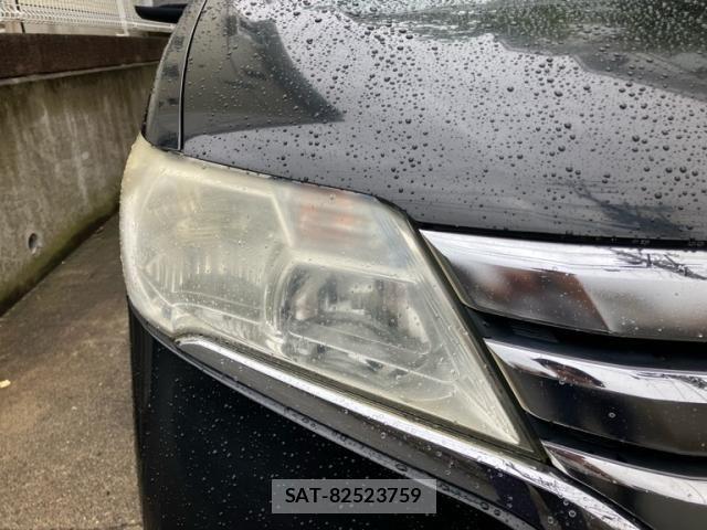 Nissan SERENA 2013-08 7218012-13