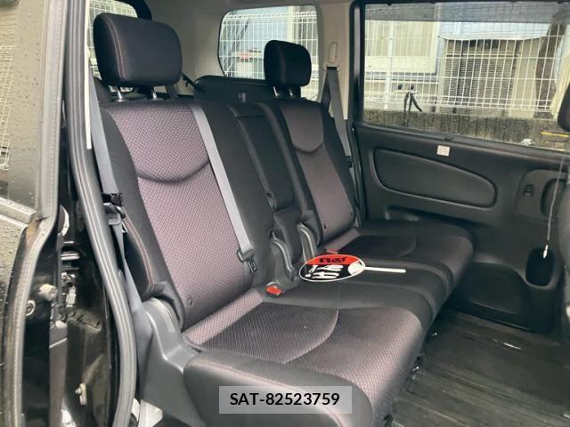 Nissan SERENA 2013-08 7218012-15