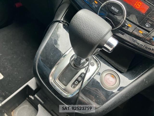 Nissan SERENA 2013-08 7218012-24