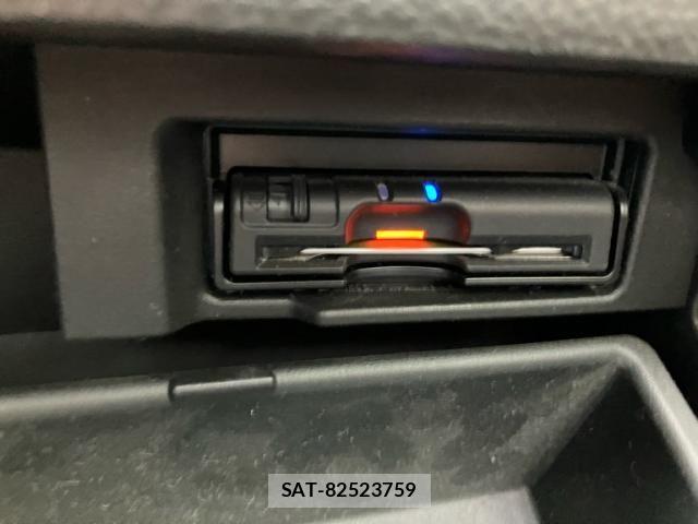 Nissan SERENA 2013-08 7218012-26