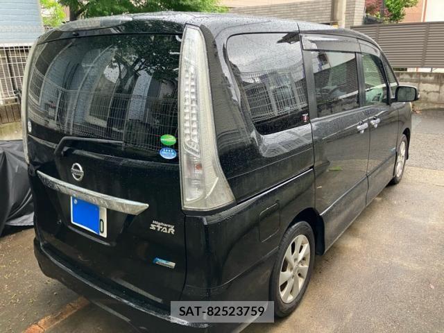 Nissan SERENA 2013-08 7218012-4