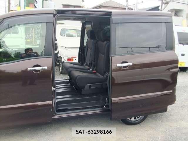 Nissan SERENA 2015-09 7224824-12