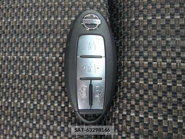 Nissan SERENA 2015-09 7224824-19