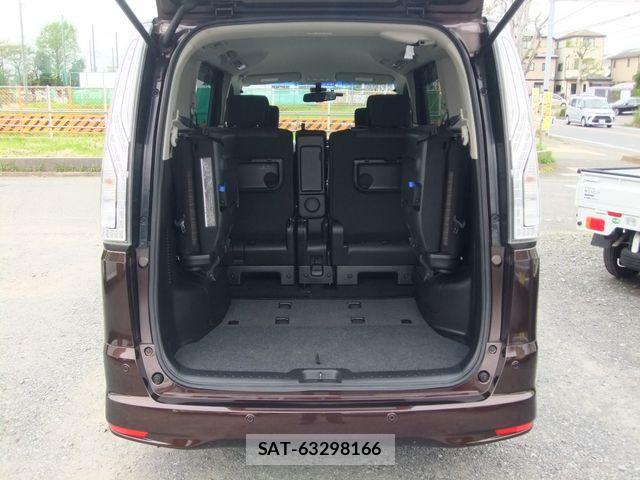 Nissan SERENA 2015-09 7224824-22