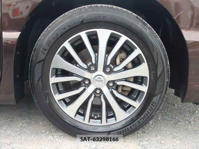 Nissan SERENA 2015-09 7224824-23