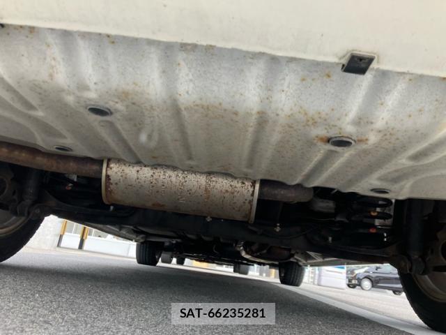 Nissan SERENA 2015-09 7224829-13