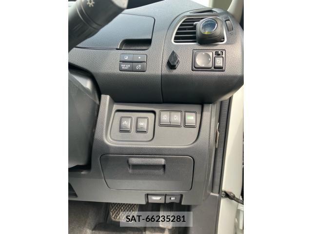 Nissan SERENA 2015-09 7224829-18