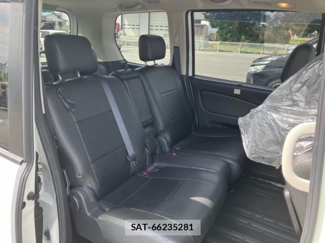 Nissan SERENA 2015-09 7224829-22