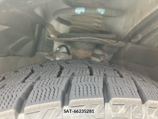 Nissan SERENA 2015-09 7224829-27