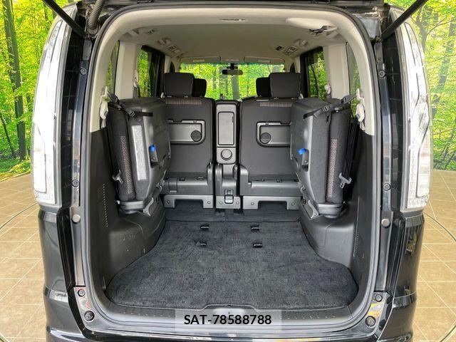 Nissan SERENA 2015-08 7224821-10