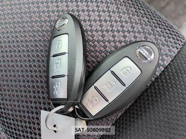 Nissan SERENA 2013-07 7224795-29