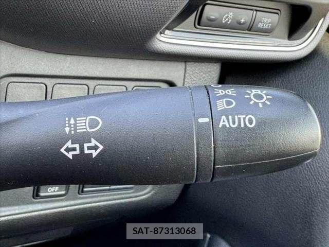 Nissan SERENA 2019-08 7224895-24