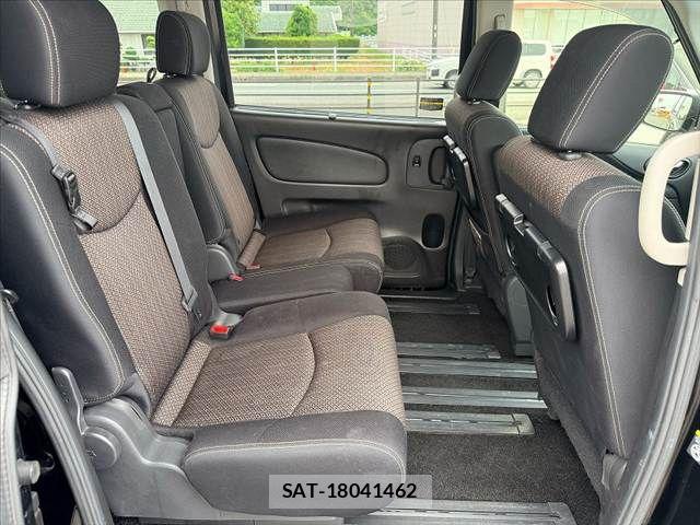 Nissan SERENA 2015-09 7224826-17