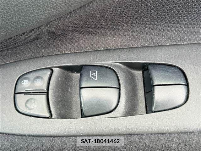 Nissan SERENA 2015-09 7224826-21