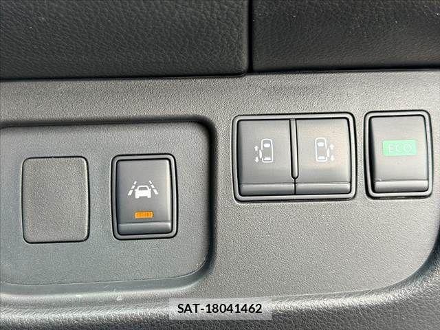 Nissan SERENA 2015-09 7224826-25