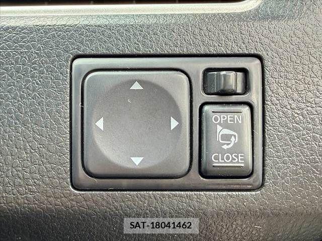 Nissan SERENA 2015-09 7224826-29