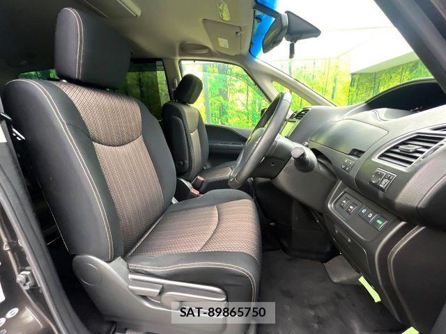 Nissan SERENA 2014-12 7217295-5