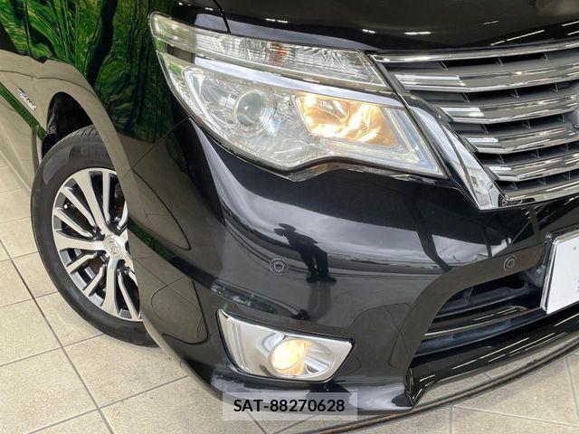 Nissan SERENA 2014-02 7224804-12