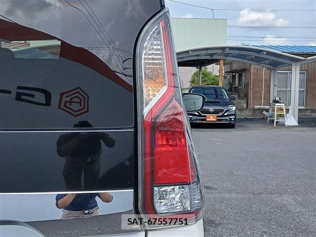 Nissan SERENA 2016-09 7224846-12