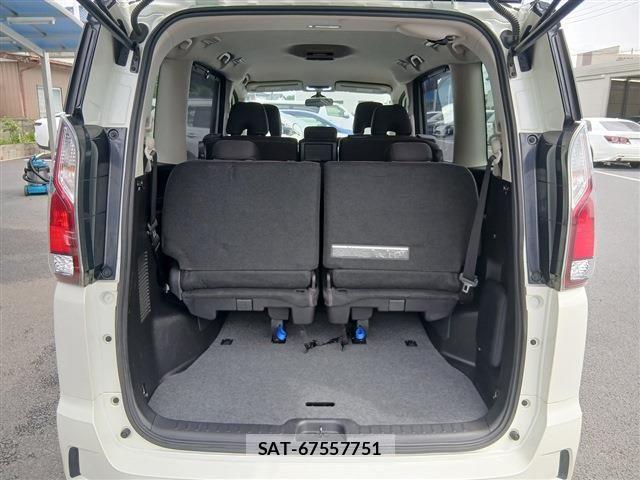 Nissan SERENA 2016-09 7224846-19