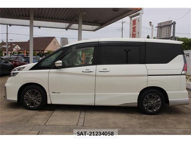 Nissan SERENA 2017-03 7224854-9