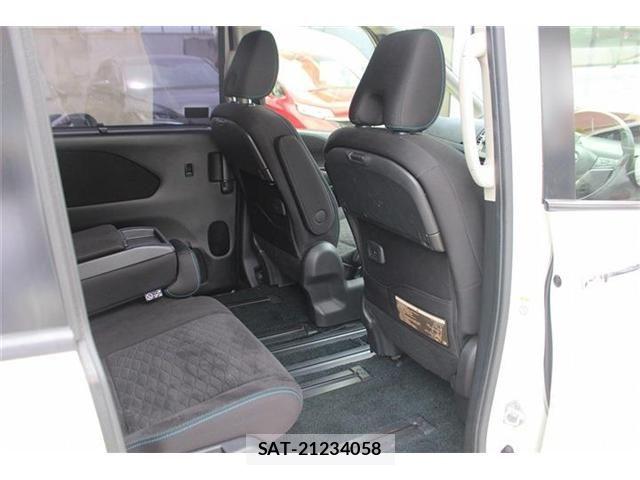 Nissan SERENA 2017-03 7224854-26