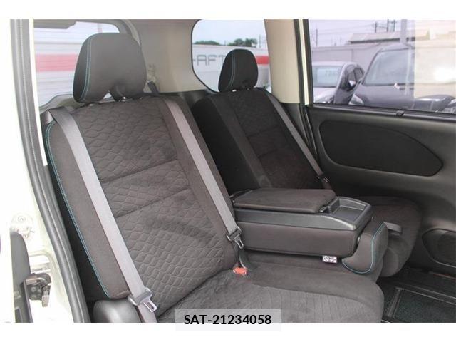 Nissan SERENA 2017-03 7224854-27