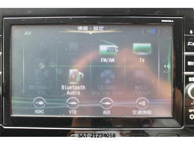 Nissan SERENA 2017-03 7224854-3