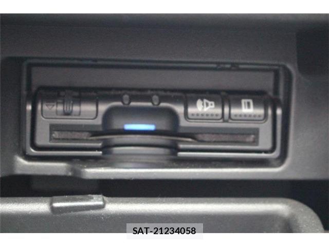 Nissan SERENA 2017-03 7224854-5