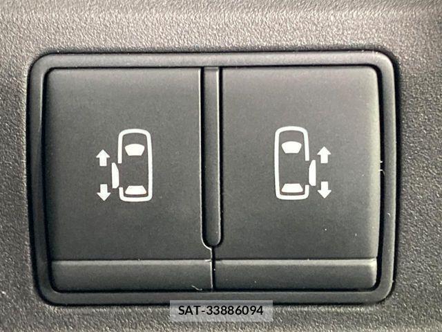 Nissan SERENA 2018-09 7224883-6