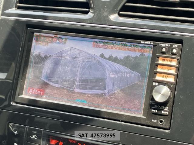 Nissan SERENA 2013-09 7224798-23