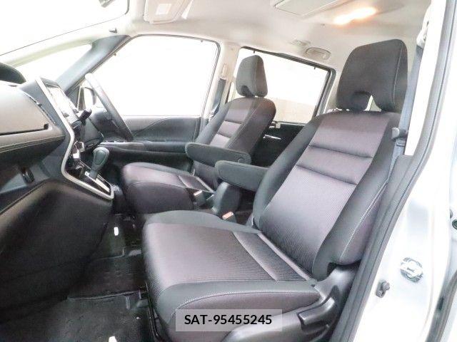 Nissan SERENA 2018-05 7224879-8