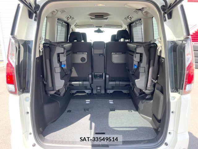 Nissan SERENA 2017-07 7224867-10