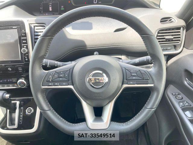 Nissan SERENA 2017-07 7224867-11