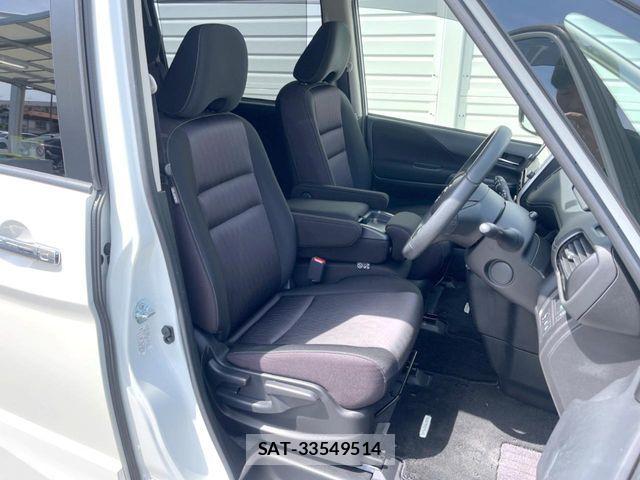 Nissan SERENA 2017-07 7224867-7