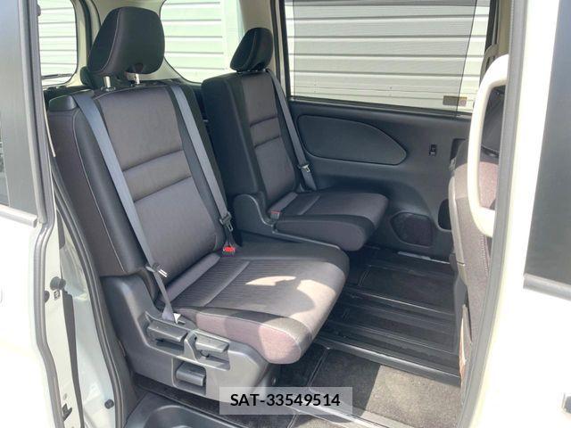Nissan SERENA 2017-07 7224867-8