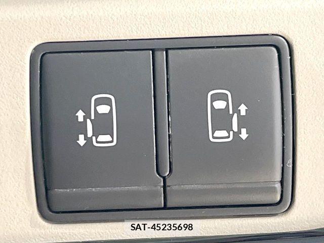 Nissan SERENA 2016-11 7224843-6