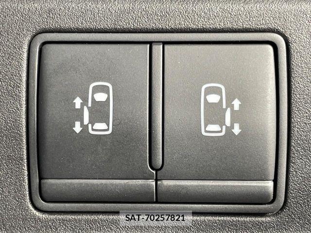 Nissan SERENA 2017-03 7224849-7