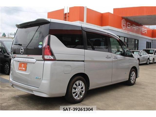 Nissan SERENA 2017-03 7218048-12