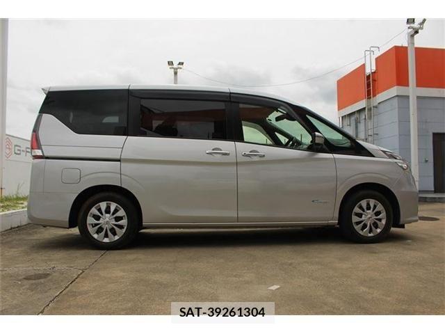 Nissan SERENA 2017-03 7218048-13