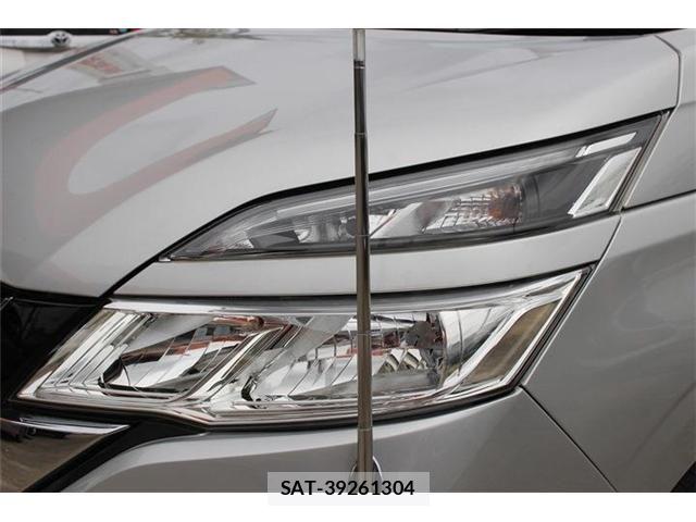 Nissan SERENA 2017-03 7218048-19